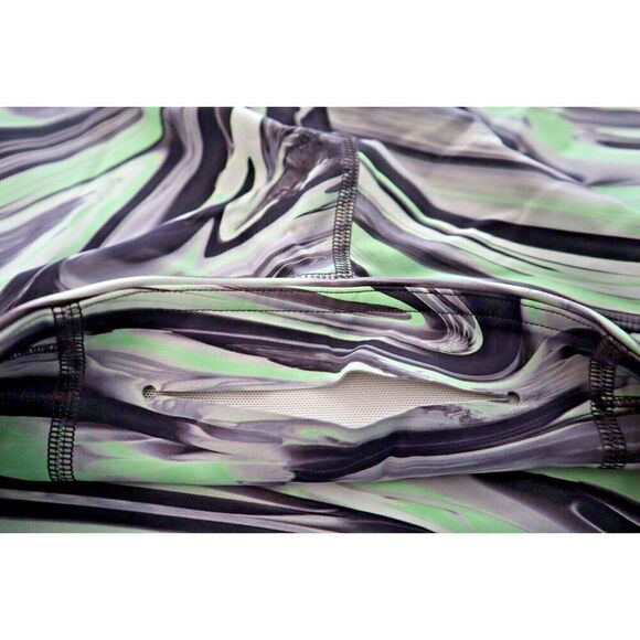 Lululemon LW7CF8S Women's Sz 2 Paint Warp Multi Base Pace High-Rise 8" Shorts - Picture 6 of 14